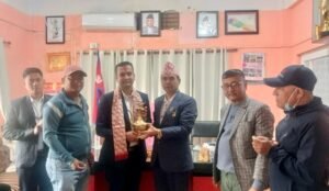 Read more about the article बिर्तामोडका प्रमुख प्रशासनिक अधिकृत भट्टराईलाई विदाई, सागर मिश्रको आगमन तयारी