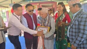 Read more about the article बुढेसकालको सहारा एमाले: शिवसताक्षी–९ मा मानवता बोकेको कार्यक्रम