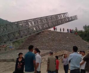Read more about the article पाँचथरको हेंवा खोलामा बेलिब्रिज खस्दा तीन जनाको मृत्यु