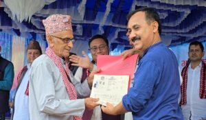 Read more about the article बुद्धशान्तिमा १९५ भूमिहीनलाई धनीपुर्जा वितरण, विश्वप्रकाशद्वारा सुरुवात