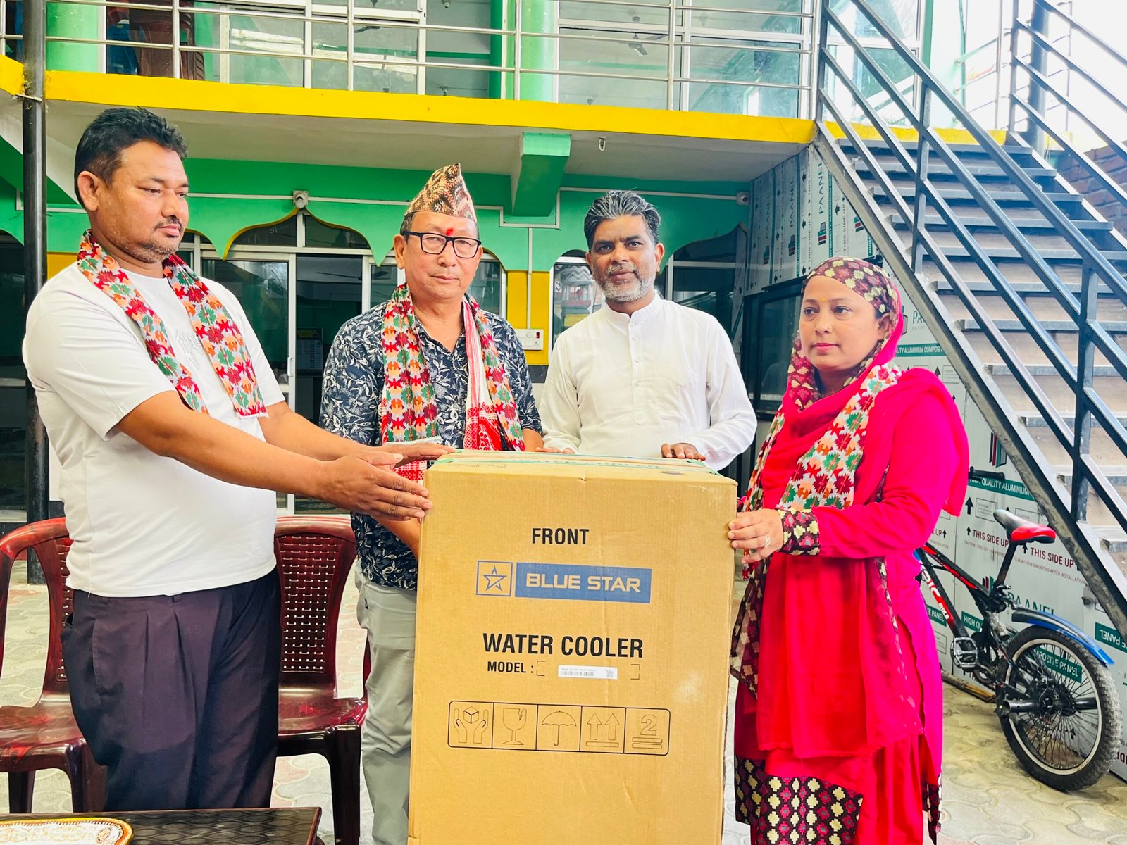 Read more about the article मदरसा तालिमुल कुरान विद्यालयलाई रहमान मियाद्वारा ९० हजार बराबरको चिसो पानी कुलर हस्तान्तरण