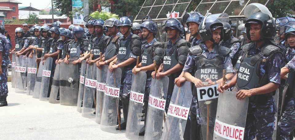 Read more about the article सुधन गुरुङसहितको जेन-जी टोलीले प्रहरी कार्यालयमै आएर धम्क्याए पछी  प्रधानमन्त्री निवास र अख्तियारमा प्रहरीको कमाण्डो टोली परिचालन,