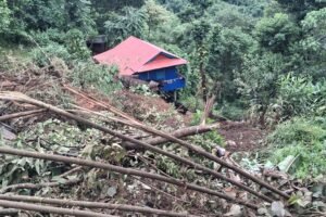 Read more about the article मेची राजमार्ग र तमोर करिडोर अवरुद्ध हुँदा वैकल्पिक मार्ग प्रयोग