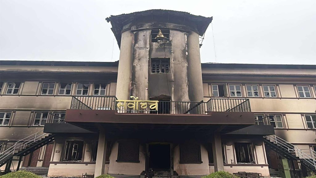 Read more about the article सर्वोच्च अदालतले संसद् विघटनविरुद्धको रिटमा अन्तरिम आदेश जारी गर्न अस्वीकार