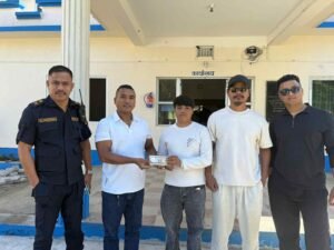 Read more about the article जन्मदिनको अवसरमा प्रहरी कार्यालयलाई आर्थिक सहयोग