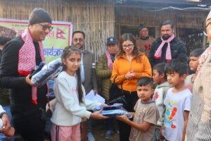 Read more about the article ३१ जना बालबालिकालाई न्यानो कपडा वितरण 