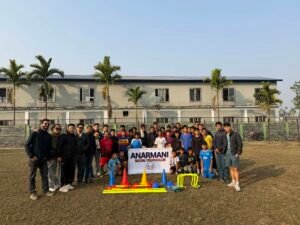 अनारमनी सामाजिक युवा क्लबद्वारा सैनिकका अन्डर–१४ फुटबल खेलाडीहरूलाई प्रशिक्षण सामग्री हस्तान्तरण