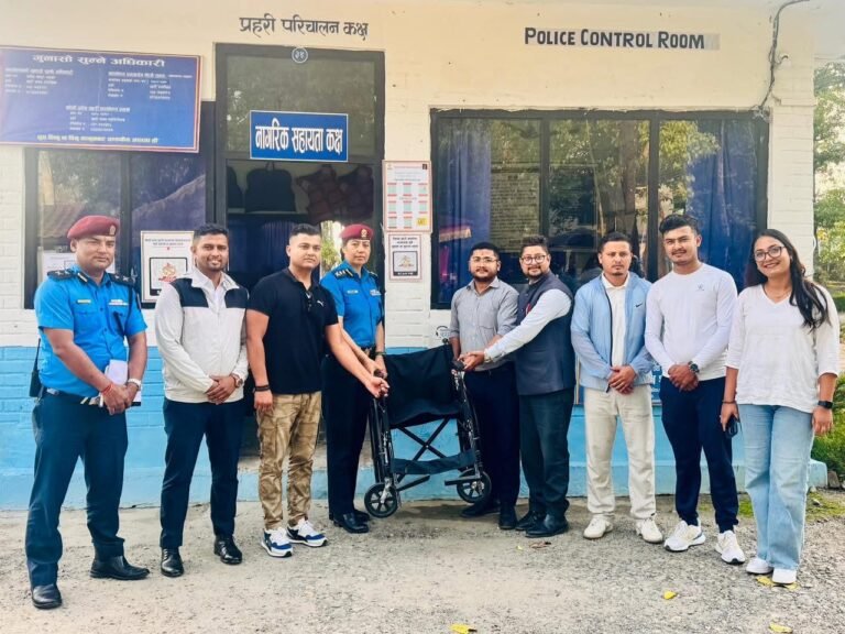 रोट्रयाक्ट बिर्तामोडद्वारा जिल्ला प्रहरी कार्यालयलाई ह्विलचेयर हस्तान्तरण 
