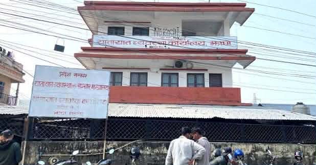 मेची यातायात व्यवस्था कार्यालय परिसरबाट प्रहरीले एक जना नियन्त्रण 