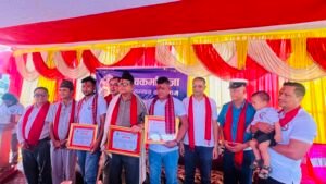 Read more about the article विश्वकर्मा पूजाको दिन पूर्वेली ढुवानी सेवा प्रालिद्वारा कर्मचारीलाई सम्मान र पुरस्कार 