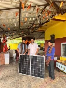 Read more about the article आफ्नो जन्मदिनमा पाथिभरा शक्तिपीठमा सोलार प्यानल सहयोग