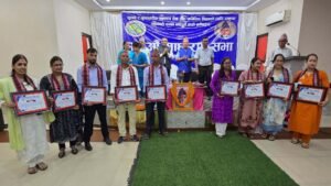 Read more about the article पूर्वाञ्चल स्वास्थ्य सहकारीको १४औँ साधारण सभामा उत्कृष्ट कर्मचारीहरू पुरस्कृत